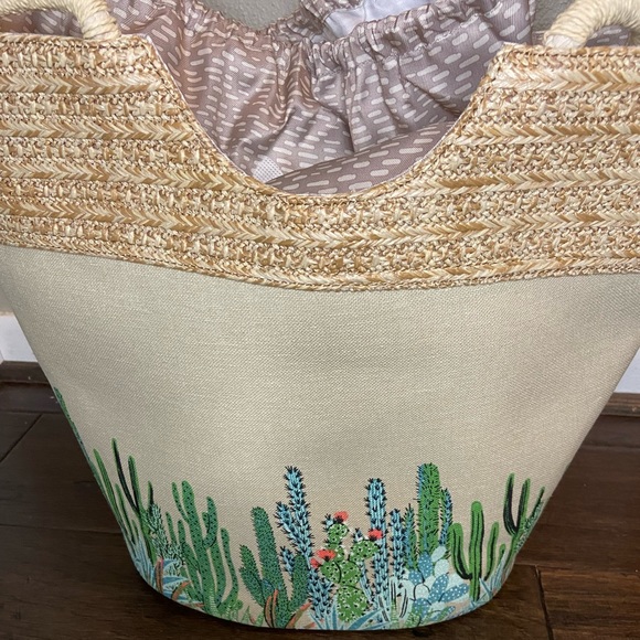 Sakroots Artist Circle Lola Beach Bag Natural Mojave Mirage. New with tags! - Picture 6 of 7